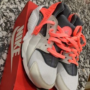 Nike Shoes - Nike Huarache Run ‼️BRAND NEW‼️ Nike Shoes - Nike Huarache Run ‼️BRAND NEW‼️